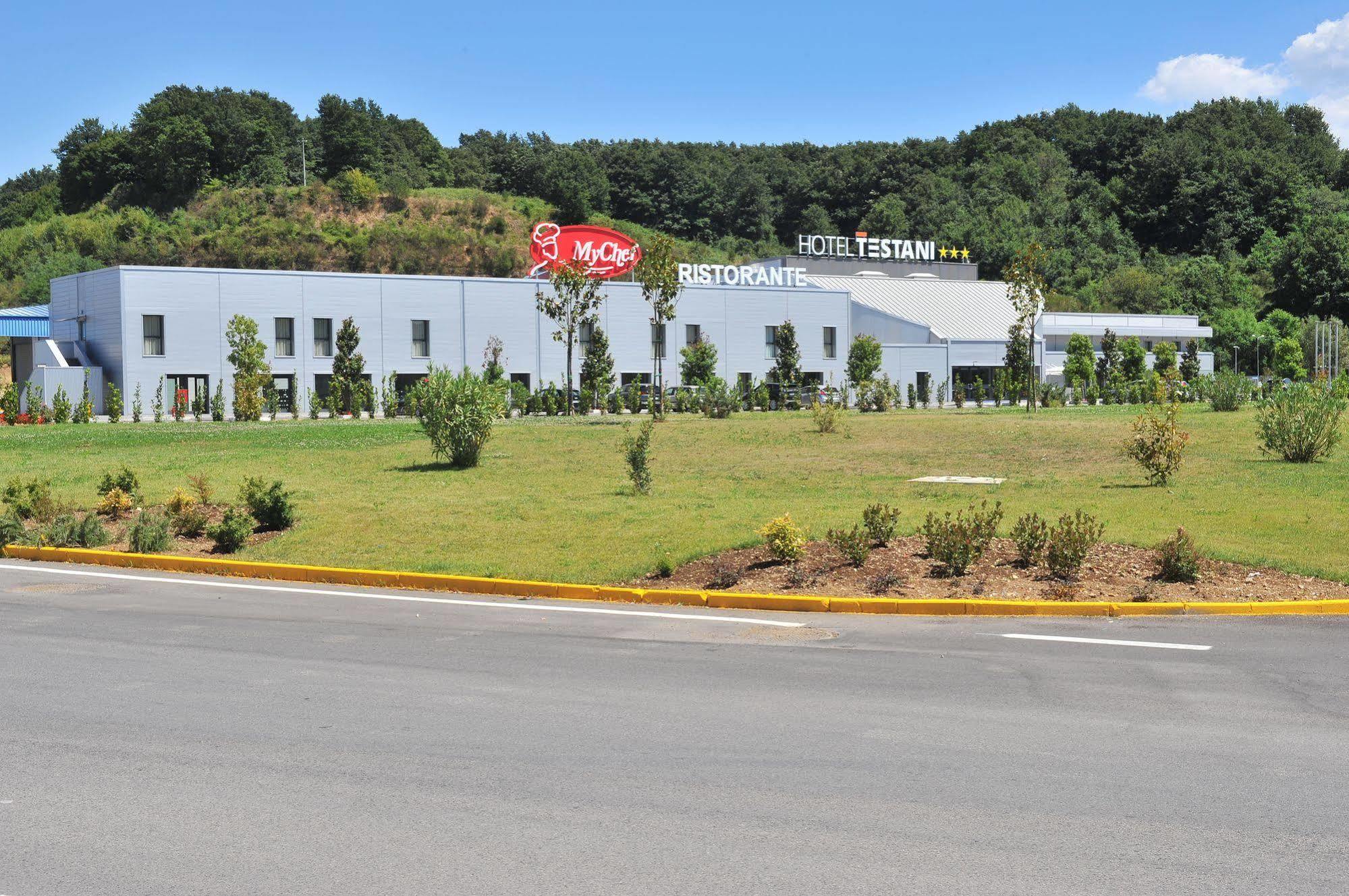 Hotel Testani 콜레페로 외부 사진